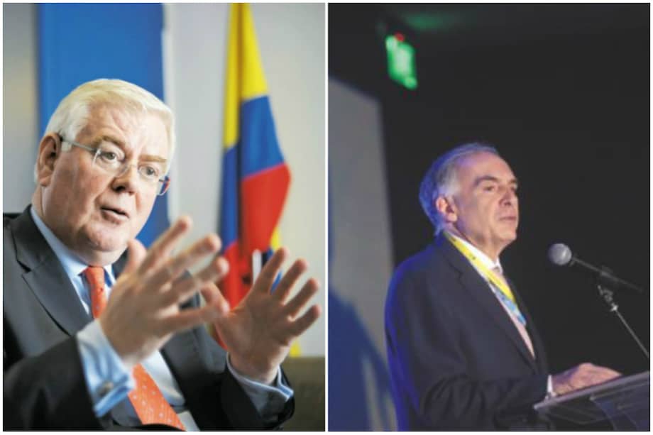 Eamon Gilmore (der.) y Jean Arnault (izq.) / Cristian Garavito - El Espectador