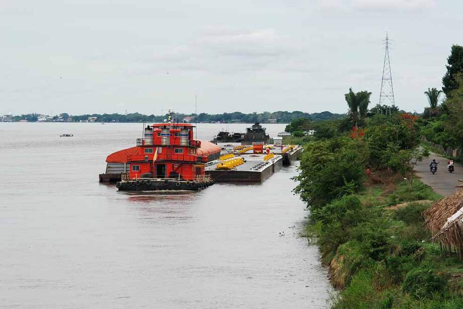 El río mueve hoy sólo 1,5 millones toneladas de carga, cuando su potencial es de 60 millones en cinco años. / Herminso Ruiz - El Espectador