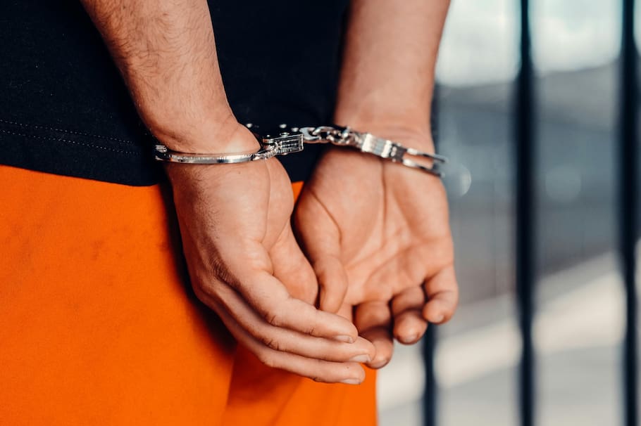 El Tribunal de Woolwich decidió que el creador de contenido para adultos deberá cumplir al menos 42 años de prisión antes de que se pueda considerar cualquier opción de reducción de su condena.