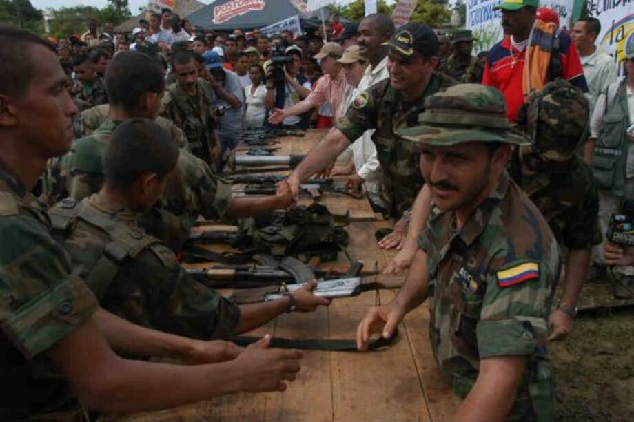 Presentan demanda contra reforma de la ley de Justicia y Paz