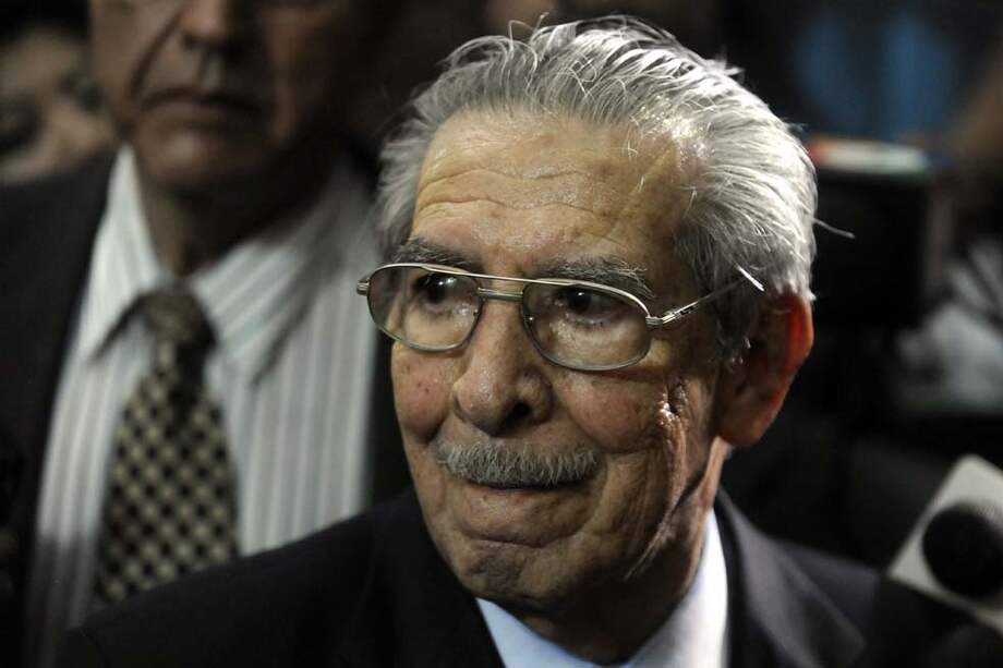 Efraín Ríos Montt había fue condenado a 80 años de prisión por crímenes contra la humanidad. / AFP