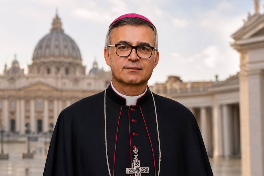 Monseñor Angelo Accattino nació en Asti, Italia, el 31 de julio de 1966, ya trabajó en Colombia y es doctor en Derecho Canónico.
