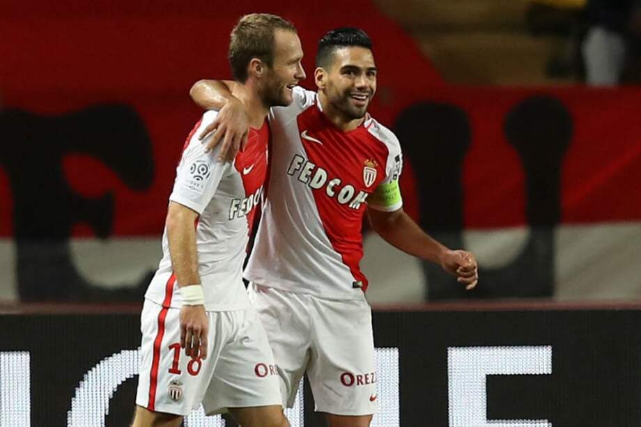 Falcao celebra junto a Germain uno de los goles del Mónaco. Foto: AFP