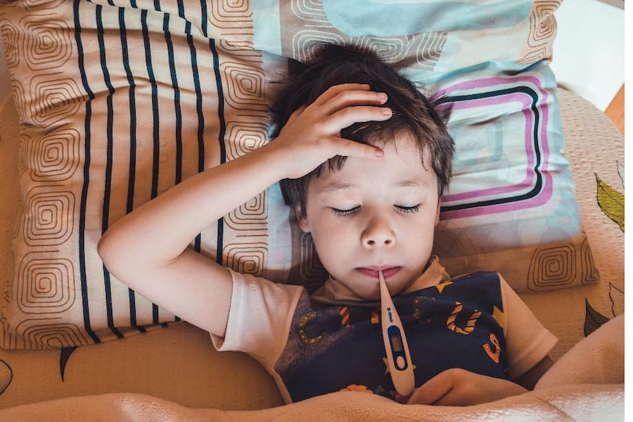 En algunos casos de hepatitis se puede presentar fiebre.