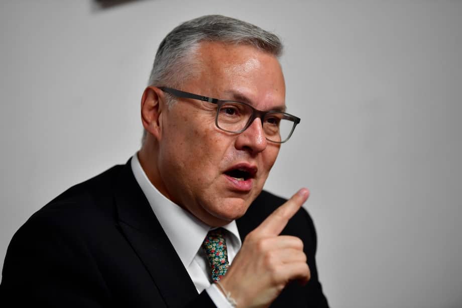 Néstor Iván Osuna, ministro de Justicia, habló en El Espectador sobre la derogación del decreto de drogas, reforma a la justicia y la relación del Gobierno con la Fiscalía.