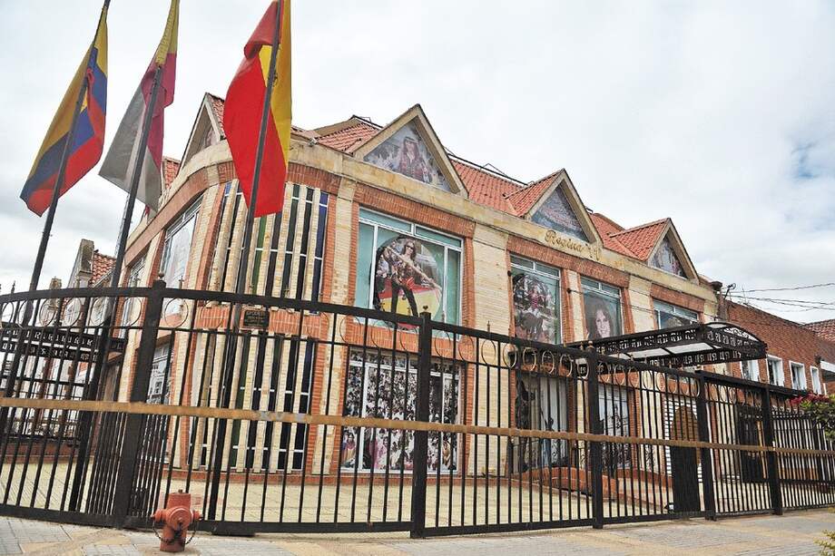 Centro Regina 11 / Óscar Pérez