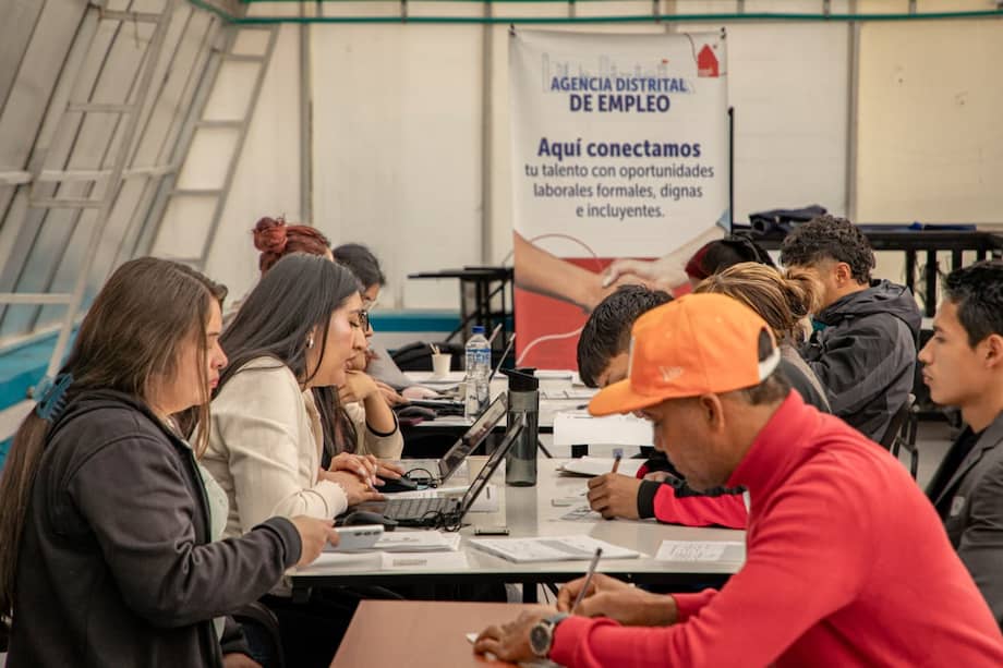 Más de 900 vacantes en Bogotá para distintos cargos sin experiencia.