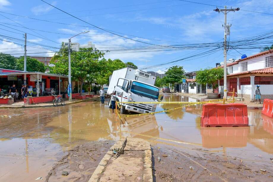 La interventora Essmar no ha cumplido con la terminación de la obra en la avenida Tamaca en Santa Marta.