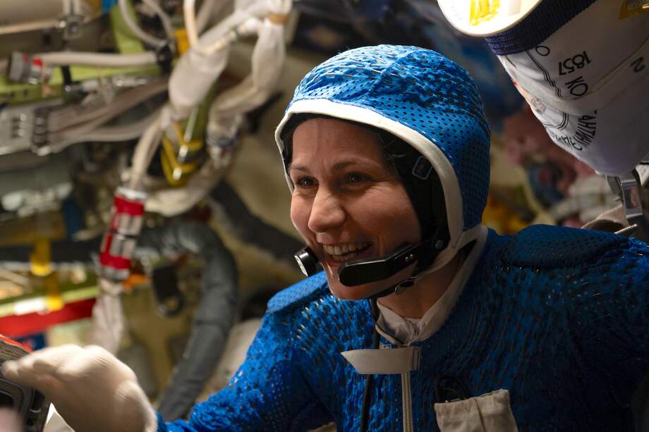 Samantha Cristoforetti fotografiada durante los preparativos para su paseo espacial, el primero de una mujer europea.