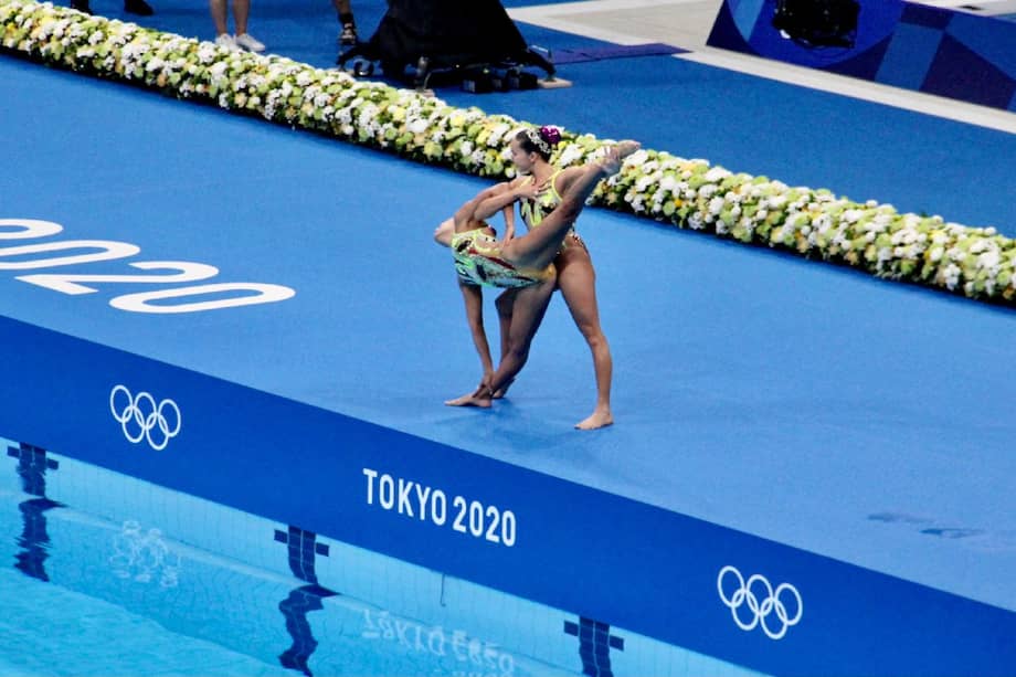 Estefania Álvarez y Mónica Sarai, representantes de Colombia en la disciplina de natación artística en los Juegos Olímpicos de Tokio 2020.