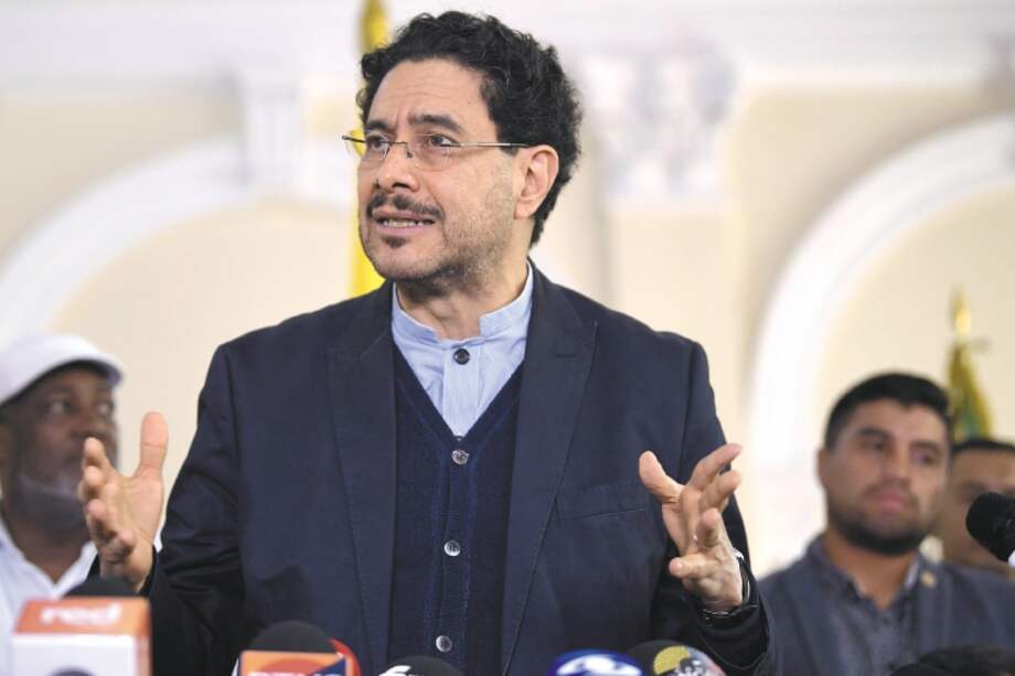 El senador Iván Cepeda insiste: "Ningún costo es excesivo cuando se trata de inaugurar una era de paz para Colombia".
