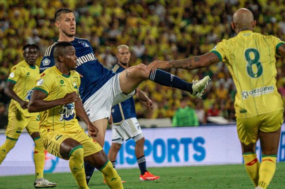 Millonarios y Bucaramanga este miércoles en el Estadio Alfonso López.