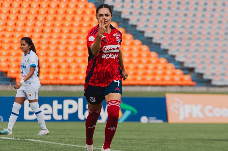 Valentina Rojas, jugadora del equipo femenino del Deportivo Independiente Medellín.