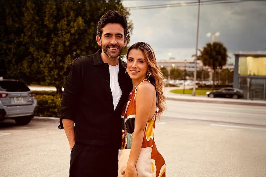 La locutora y el cantante de ‘Hasta viejitos’ confirmaron la noticia a través de redes sociales. ¿Niño o niña?