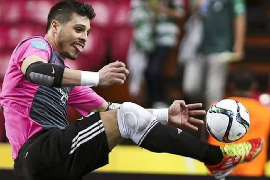 Leo Higuita, arquero de la selección de Kazajistán de fútsal. / EFE