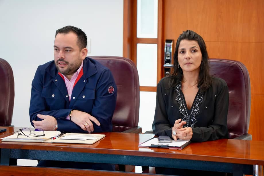 Edwin Palma, ministro de Minas y Energía, e Irene Vélez, directora de la ANLA y ministra de Ambiente encargada.