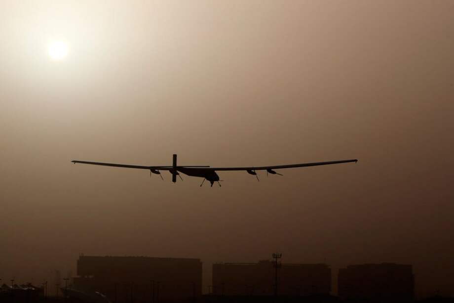 El avión Solar llega a China tras un vuelo de 22 horas desde Birmania