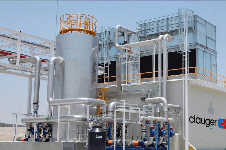 Sistema de refrigeración para la generación de agua helada, con una capacidad de 500 TR (toneladas de refrigeración).