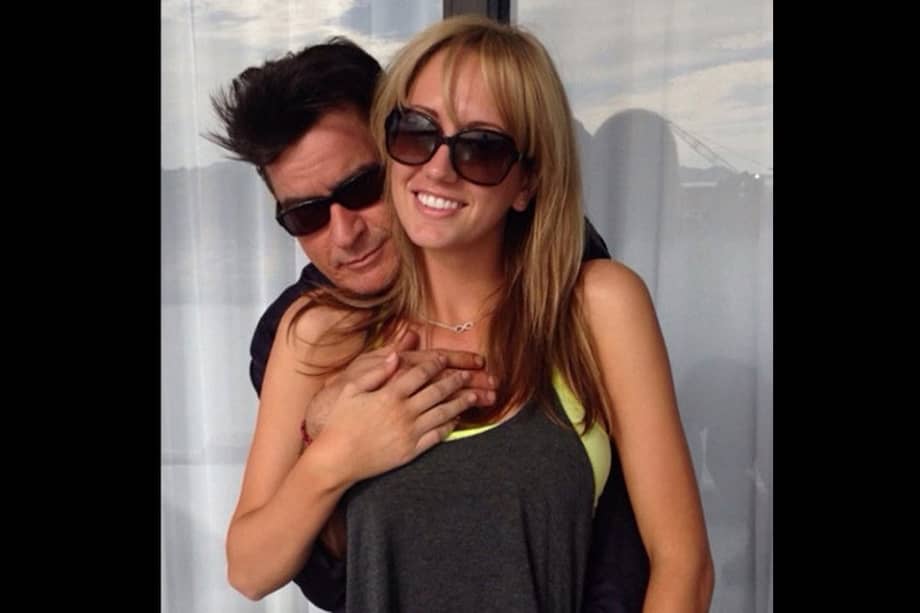 Charlie Sheen se casa con una actriz porno