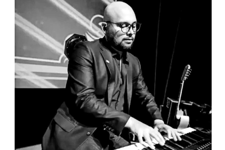 La agrupación sinaloense confirmó a través de sus redes el fallecimiento del artista quien tenía 39 años.