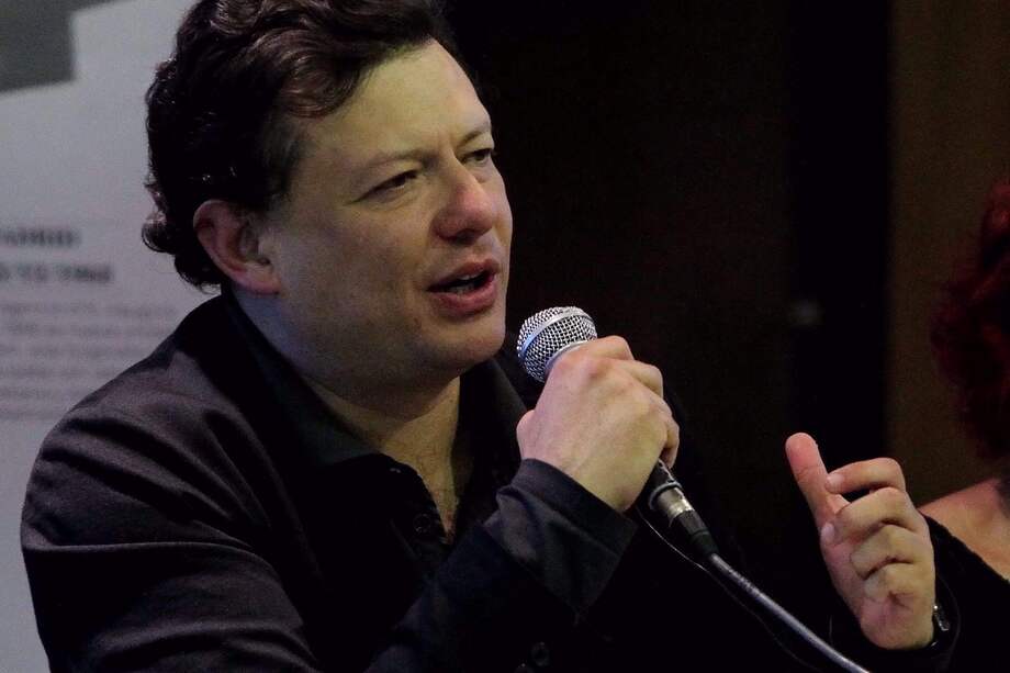 El subgerente de la Radio Televisión Nacional de Colombia (RTVC), Hollman Morris, fue señalado por acaso por parte de dos periodistas y directivas del canal público en unas nuevas acusaciones que se unen a las que ya recibió por acoso sexual cuando era concejal y candidato a la Alcaldía de Bogotá. EFE/ Archivo