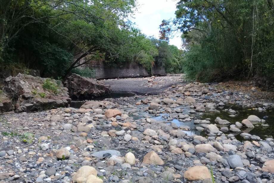 Acordar con acueductos veredales es lo que planean algunos municipios para hacerle frente a la sequía. / Corporación Autónoma Regional de Cundinamarca (CAR)