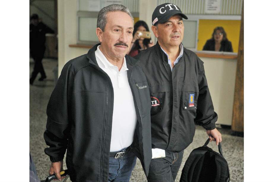 Hugo Aguilar fue capturado en Bucaramanga y ayer llegó a los juzgados de Paloquemao en Bogotá. / Gustavo Torrijos