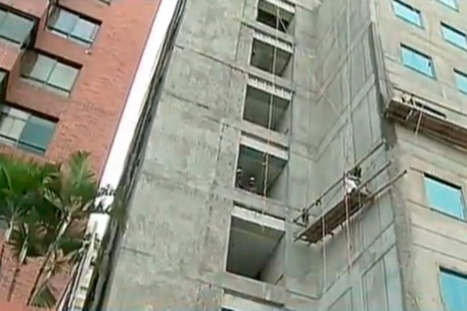 Dos cuerdas salvaron de la muerte a un obrero tras accidente laboral