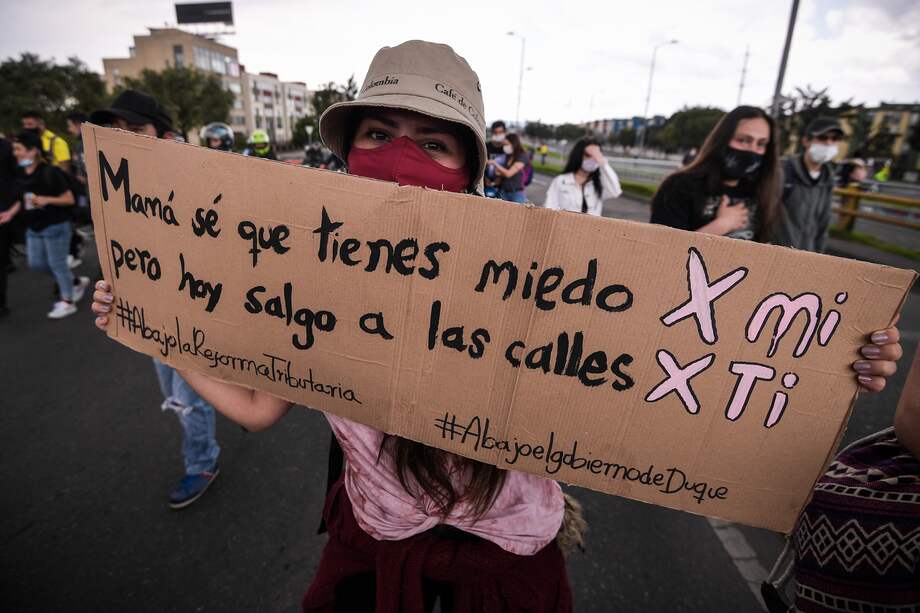 A pesar de las restricciones impuestas a causa del coronavirus, muchos ciudadanos salieron a marchar en contra de la Reforma Tributaria.