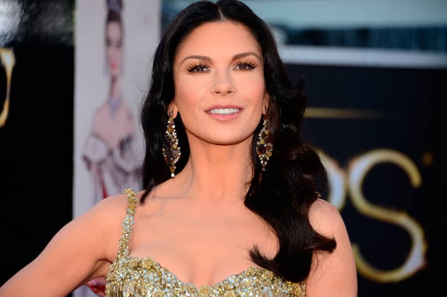La artista Catherine Zeta Jones en los Premios Óscar 2013. / AFP