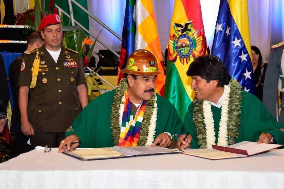 El presidente de Venezuela, Nicolás Maduro y su par boliviano, Evo Morales en Cochabamba (Bolivia).