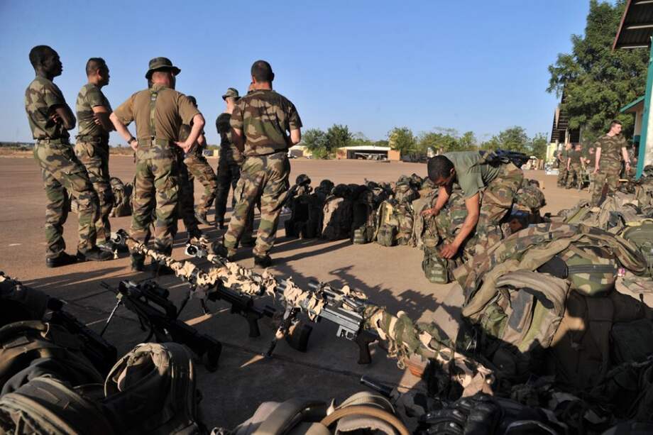 Miembros del ejército francés llegan a Malí para su operación militar/ AFP