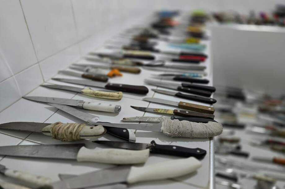 3.000 armas cortopunzantes