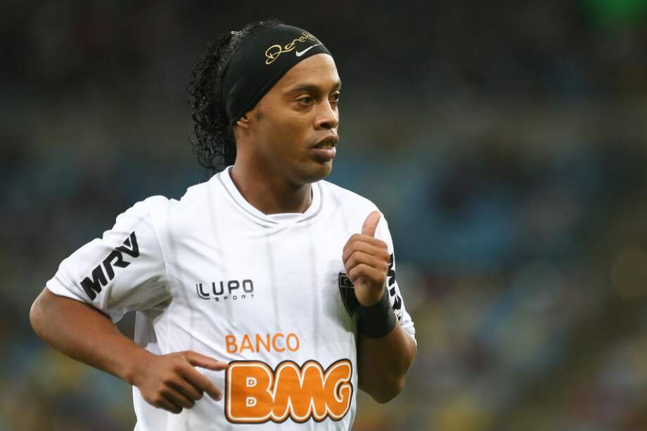 Ronaldinho fue jugador entre otros equipos del Barcelona, el PSG y el Milan. / AFP