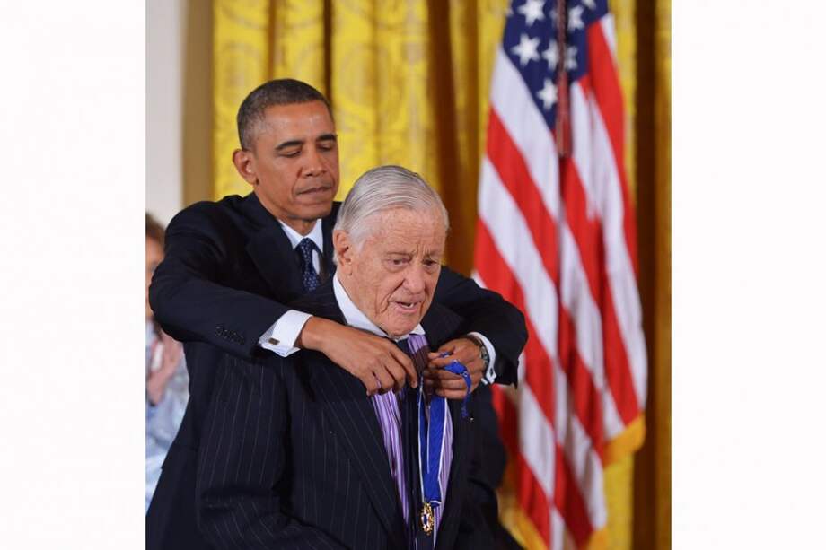 Ben Bradlee junto al president Barak Obama