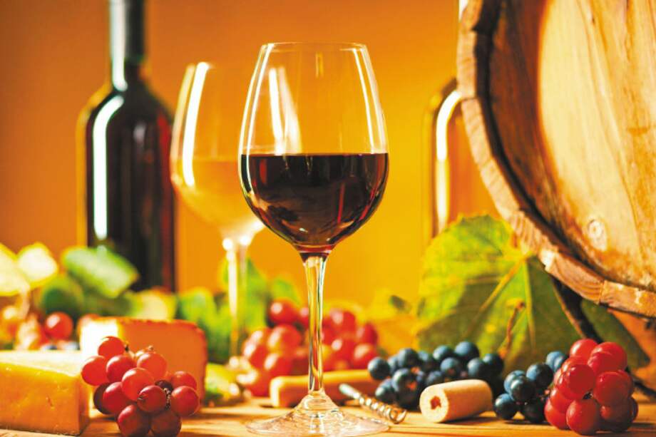 Lo más importante es que siempre se conserve la armonía entre el vino y la comida. / iStock