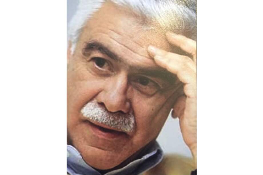 Castro Caycedo es un escritor y periodista colombiano, quien se ha caracterizado por ser un buscador insaciable que ha marcado a Colombia con sus investigaciones y relatos condensados en 21 libros claves para entender la realidad del país. / Cortesía Isabel López Giraldo