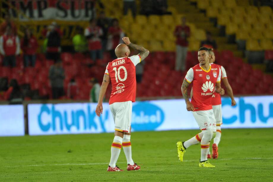 Pérez luego del gol de tiro libre que le entregó los tres puntos al conjunto cardenal. / Gustavo Torrijos- El Espectador