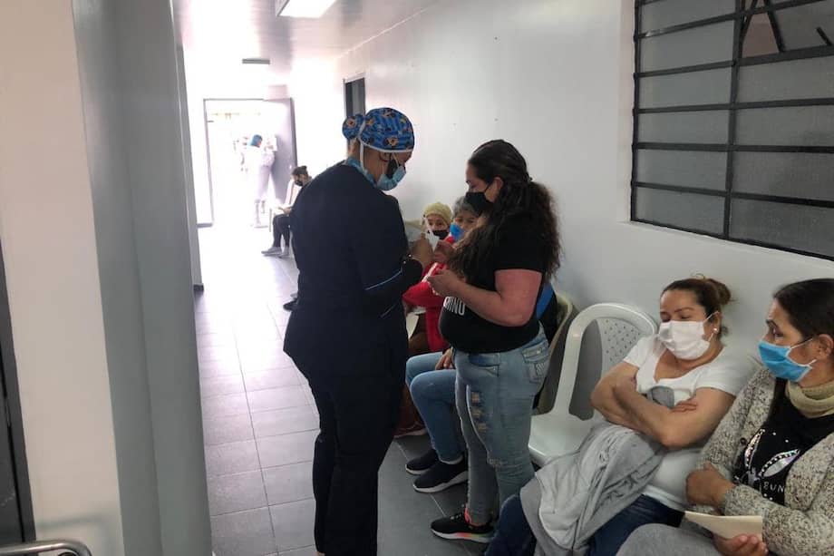 Al 7 de agosto de 2021, el Ministerio de Salud y Protección Social, a través de la infografía que publica en sus redes sociales, reportó 30,2 millones de dosis aplicadas y 13,1 millones de personas con esquemas completos.