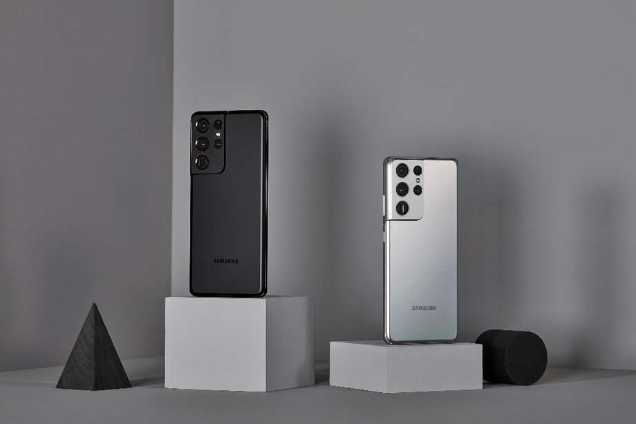 El Galaxy S21 Ultra está disponible en negro y plateado.