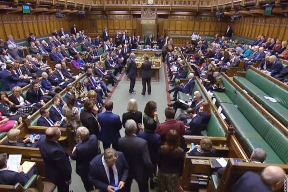 El Parlamento británico descartó este jueves, por 334 votos frente a 85, una enmienda no vinculante que pedía prorrogar el "brexit" para celebrar un segundo referéndum. / EFE