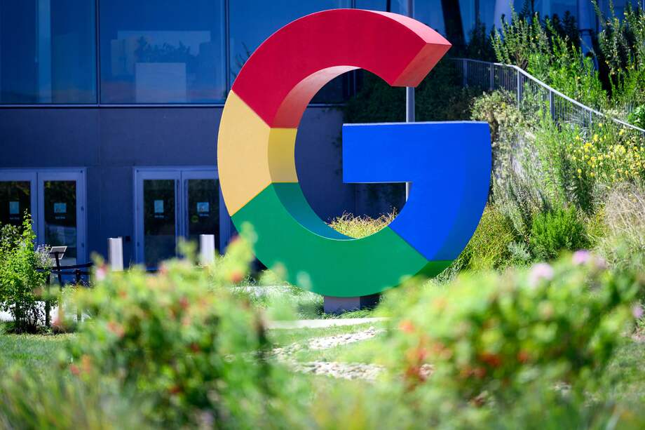 Se ve un logotipo de Google en el campus Bay View de Google en Mountain View, California, el 13 de agosto de 2024.