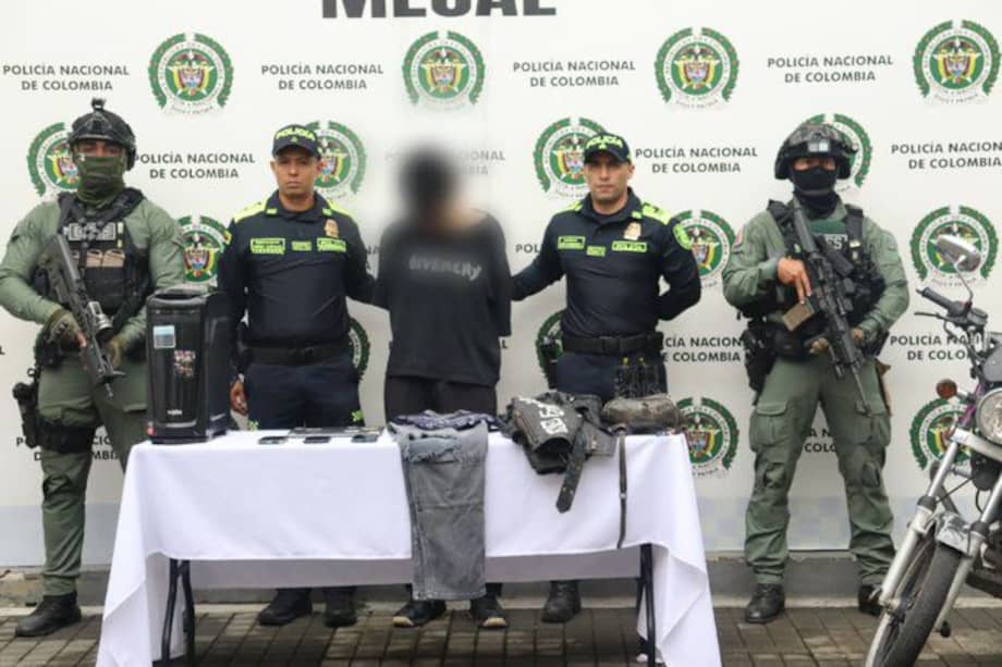 El caso continúa por daño en bien ajeno y perturbación del transporte público.