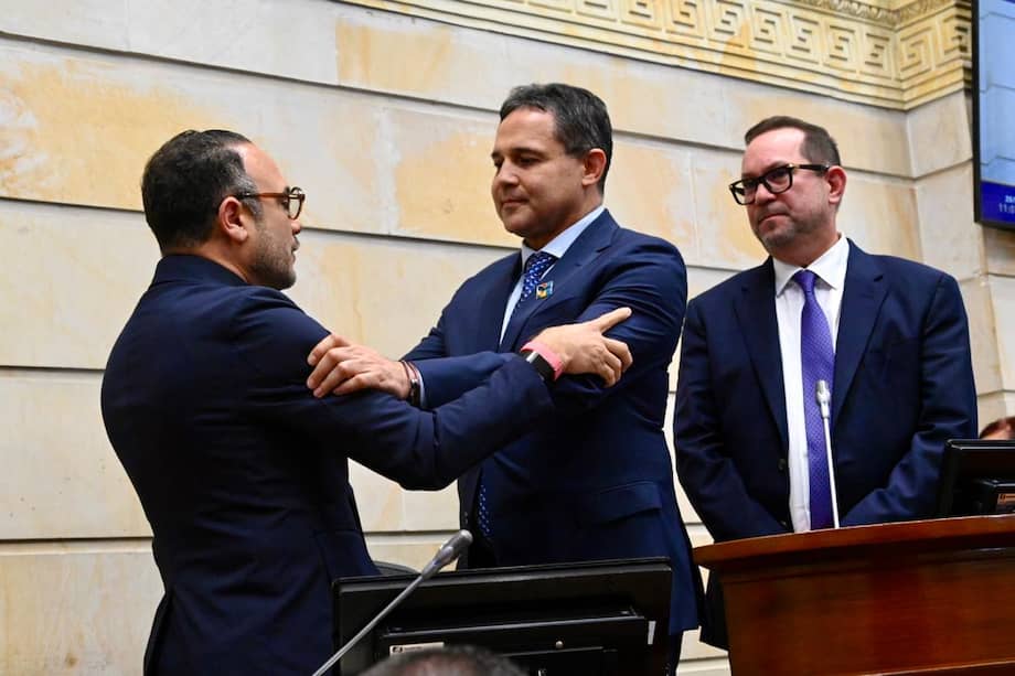 El senador de Centro Democrático, Honorio Henríquez, fue el vencedor y se hizo con la Presidencia del Senado.