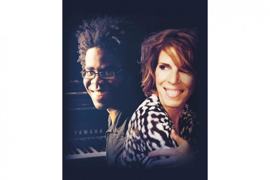 Iván “Melón” Lewis y Sole Giménez han llevado su concierto en formato íntimo por varios países. / Cortesía