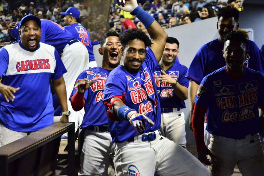 Roel Santos, pelotero de Caimanes de Barranquilla, equipo que este martes arranca la disputa de la final de la LCBP. / Daniel de la Ossa
