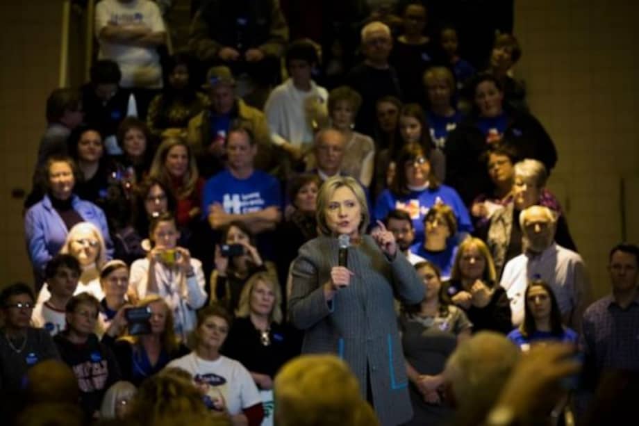 Pese al respaldo abrumador que tiene de los líderes de su partido, Hillary Clinton tiene un oponente formidable en Bernie Sanders. Las elecciones de Estados Unidos de ambos partidos están enfrentando visiones muy distintas de la gobernanza. / EFE