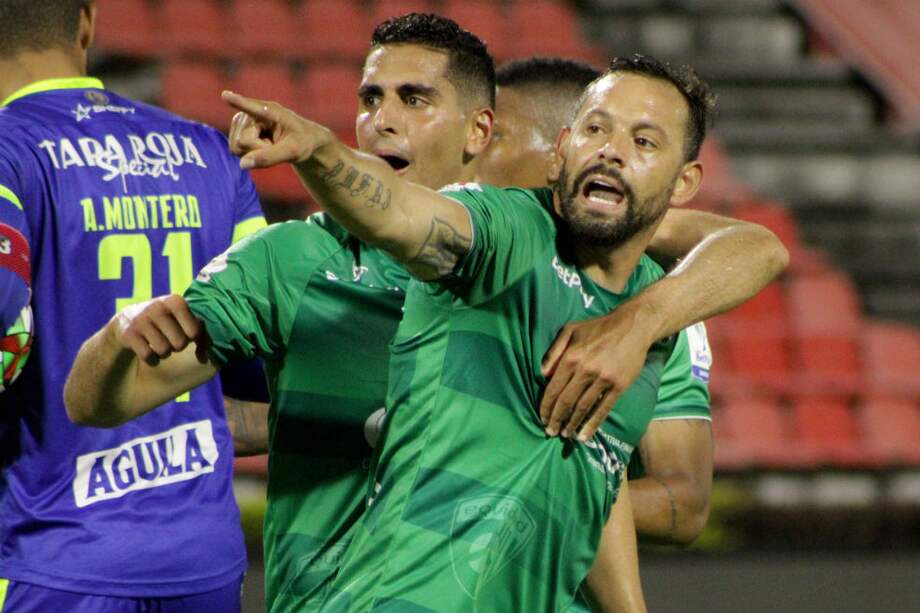 Mier anotó el primer gol y fue el asistidor del segundo.