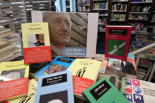 Empiece a leer "Mis cambios de opinión", del escritor Julian Barnes, premiado esta semana