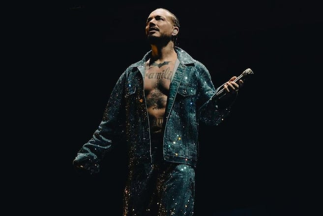J Balvin envió emotivo mensaje a Venezuela durante su concierto en las Fiestas de San Pedro